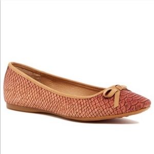 Born Carri Snake Embossed Bow Cork Flats